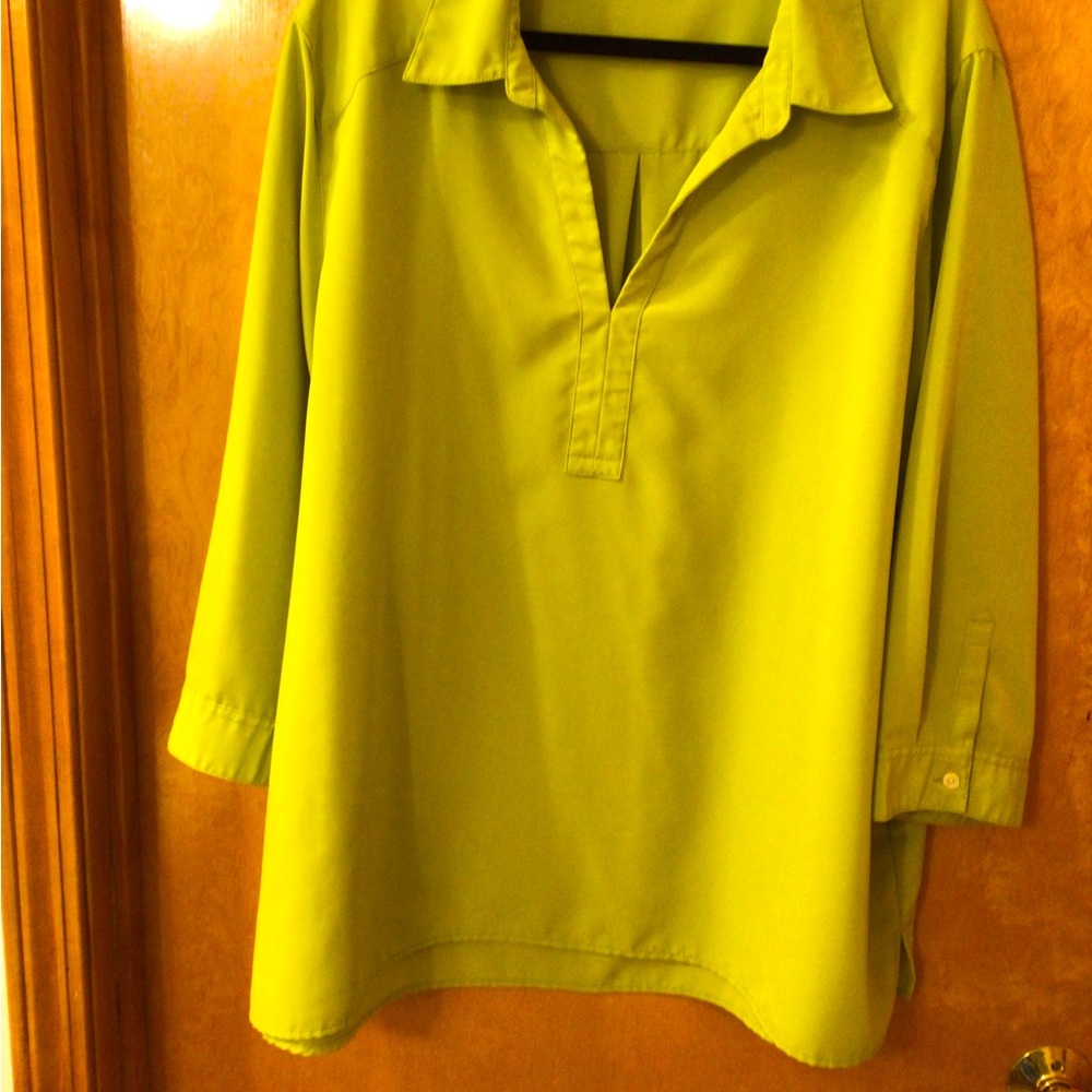 Travel Smith lime green tunic. Size 3 x